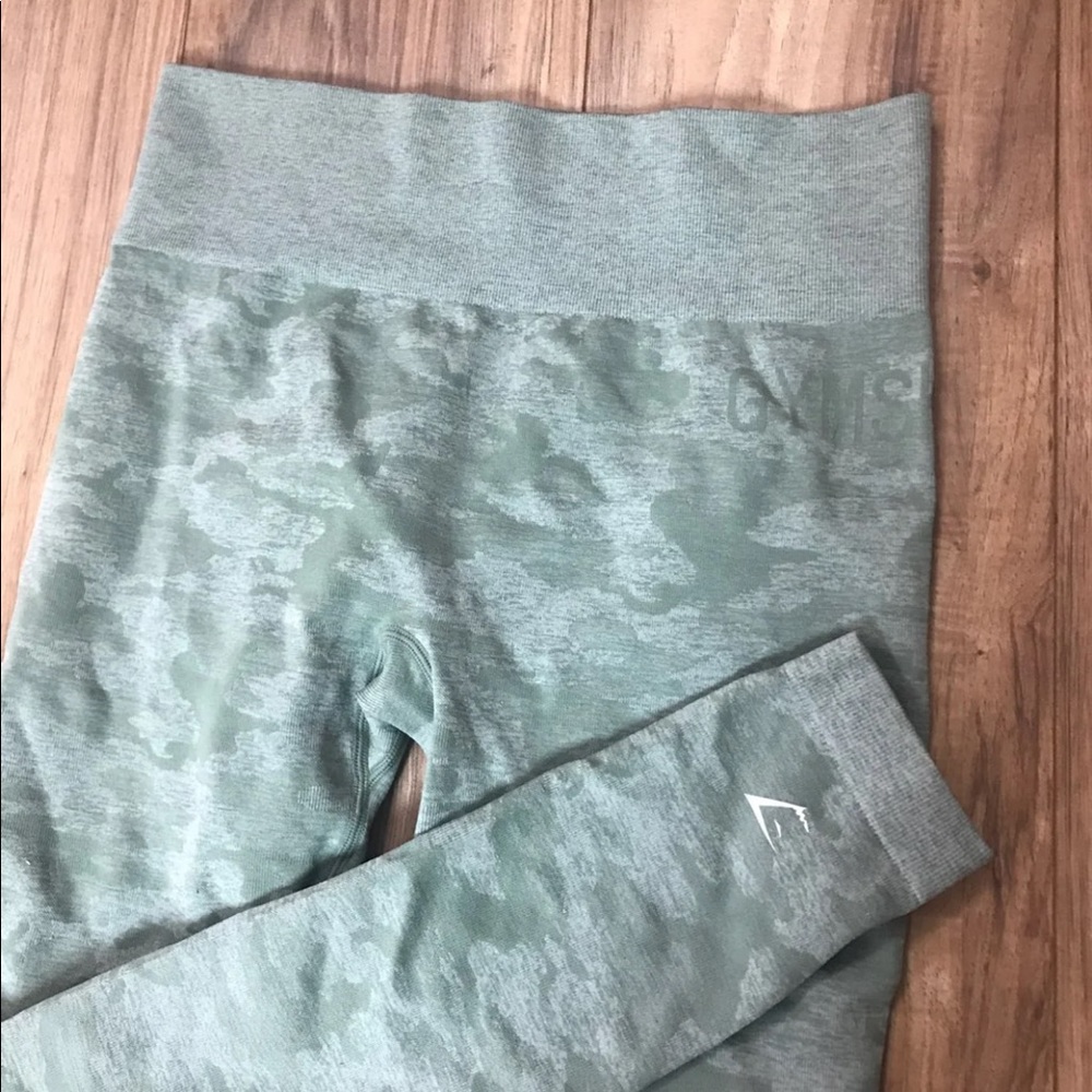 Gymshark green camo seamless leggings! Size L